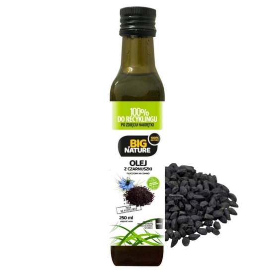 Big Nature olej z czarnuszki 250 ml tłoczony na zimno w butelce z zieloną etykietą obok ziaren czarnuszki